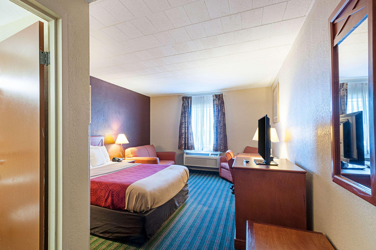 Bedroom 4, Quality Inn Near Pimlico Racetrack, Baltimore