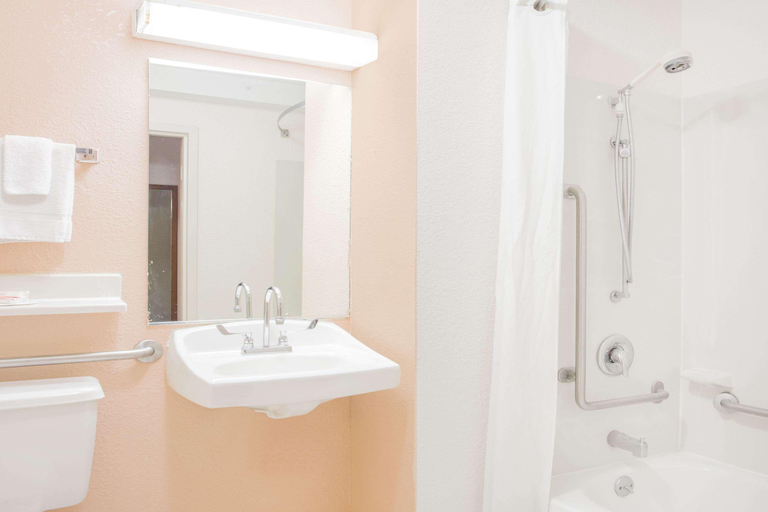 Bathroom 4, Super 8 by Wyndham Madison East, Dane