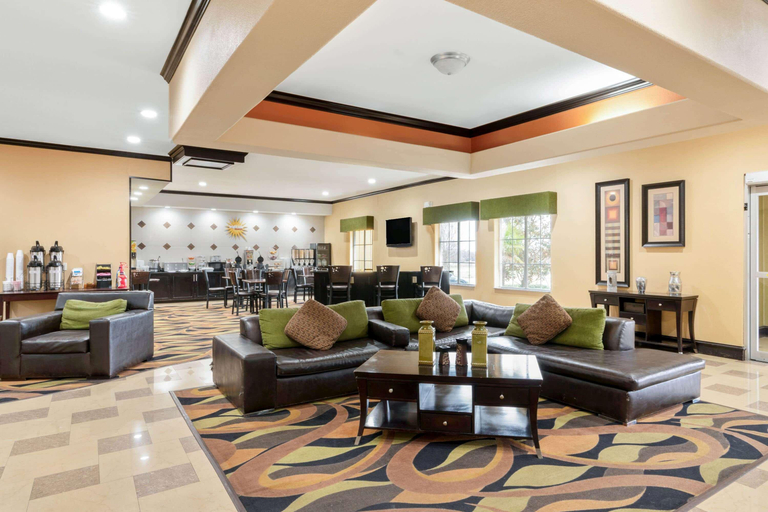 Public Area 2, La Quinta Inn & Suites by Wyndham McAlester, Pittsburg