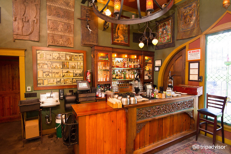 Food & Drinks 5, McMenamins Old St. Francis School, Deschutes