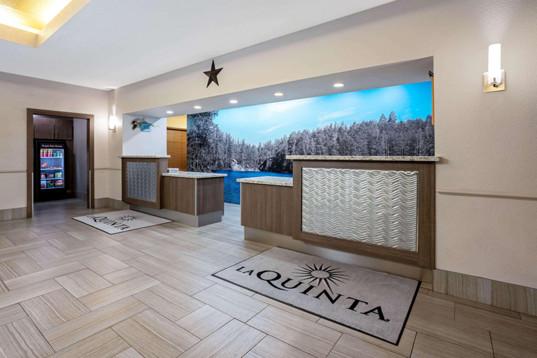 Public Area 2, La Quinta Inn & Suites by Wyndham Conroe, Montgomery