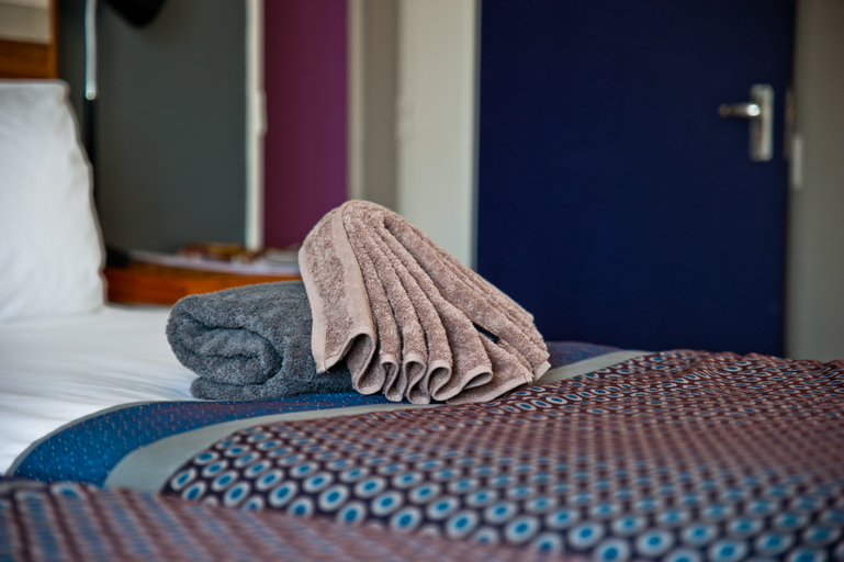 Bedroom, Damara Mopane Lodge, Kamanjab