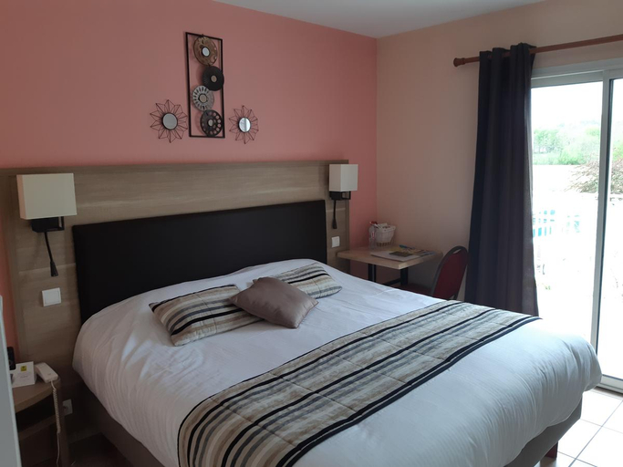 Bedroom 2, Logis Hôtel L'Escapade, Indre