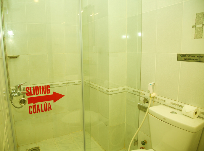 Bathroom 11