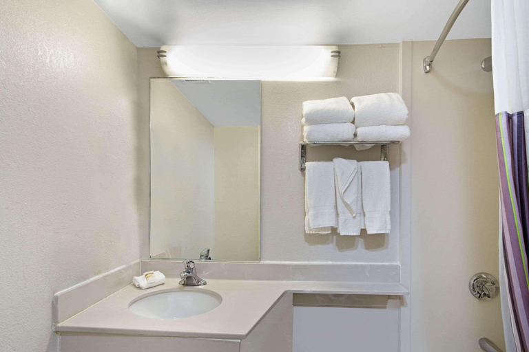 Bathroom 4, La Quinta Inn & Suites New Haven, New Haven