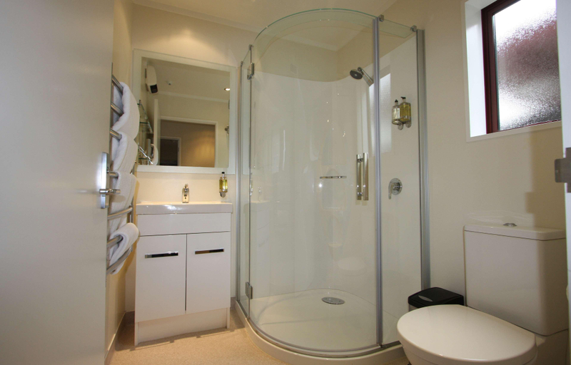 Bathroom 5, Best Western Dunedin, Dunedin