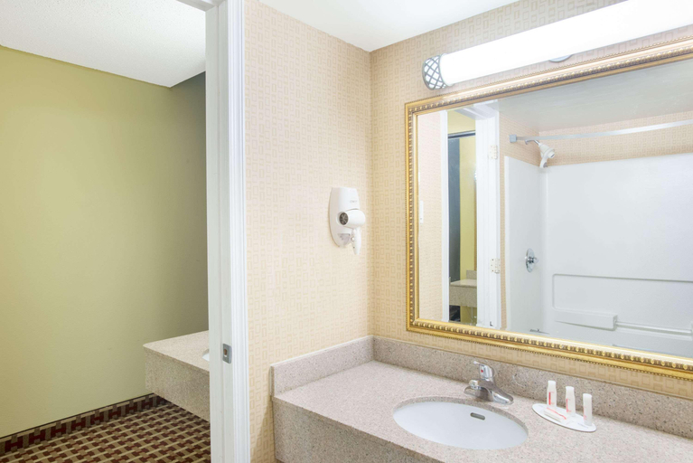 Bathroom 4, Ramada by Wyndham Allentown/Bethlehem, Lehigh