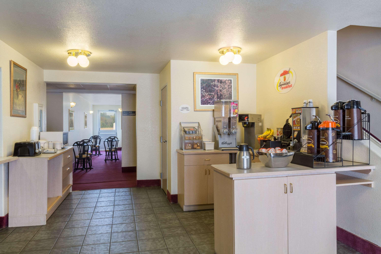 Others 5, Super 8 by Wyndham Hamilton, Ravalli