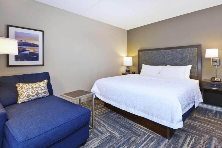 Bedroom 3, Hampton Inn & Suites Wells-Ogunquit, York
