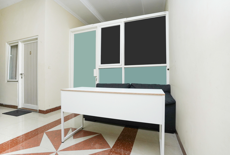 Bedroom, OYO 2446 Kost Putri Gubeng Kertajaya, Surabaya