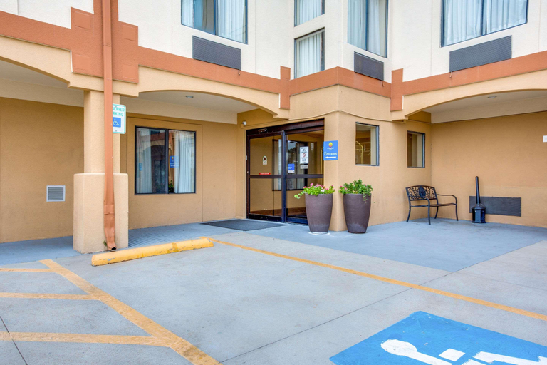 Public Area 2, Comfort Inn & Suites Market Center, Dallas