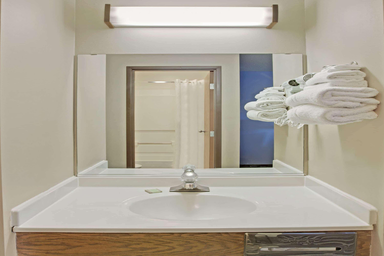 Others, Baymont Inn Suites By Wyndham Richmond, McHenry