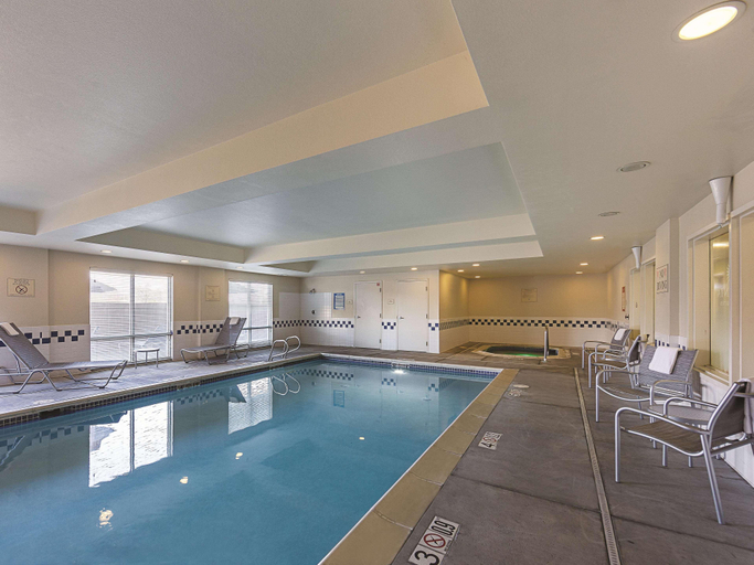 Sport & Beauty 5, La Quinta Inn Suites Central Point Medford, Jackson