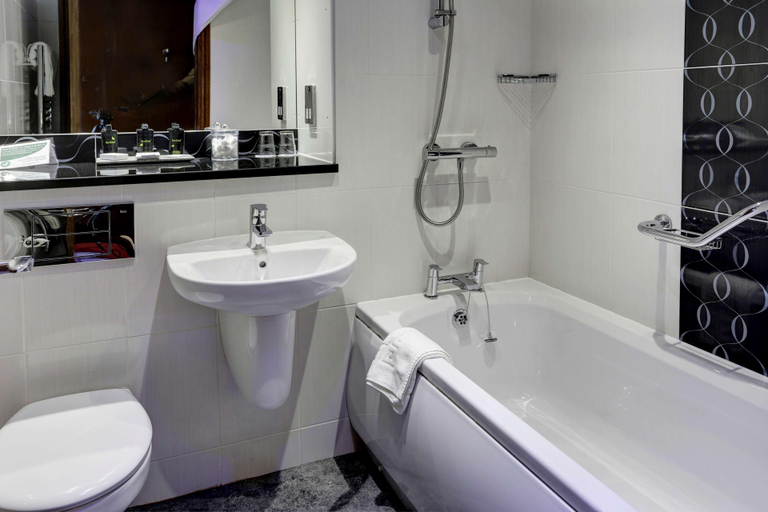 Bathroom 4, Best Western Ribble Valley Langho Mytton Fold Hote, Lancashire