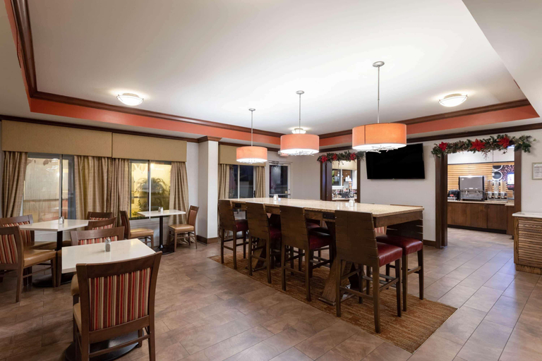 Public Area 3, La Quinta Inn Suites By Wyndham Pigeon Forge, Sevier