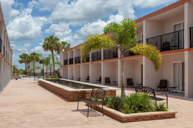 Exterior & Views 4, Hawthorn Suites By Wyndham Kissimmee Gateway, Osceola