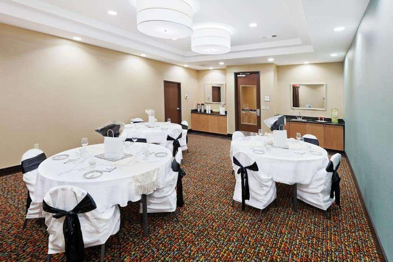 Food & Drinks 3, La Quinta Inn & Suites Tulsa - Catoosa, Rogers