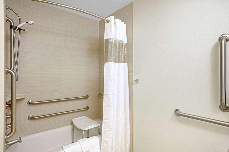 Bathroom 4, La Quinta Inn Suites By Wyndham Grand Forks, Grand Forks