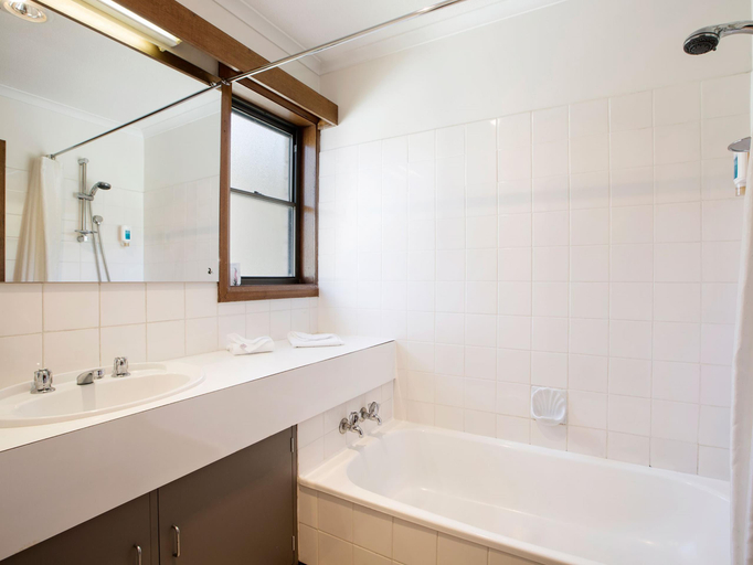 Bathroom, Best Western Riverside Motel, West Tamar - Pt A
