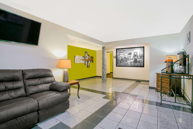 Public Area 2, Super 8 by Wyndham South Boston VA, Halifax