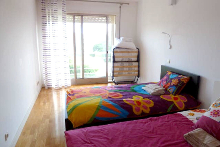Apartment With 3 Bedrooms in Espinho, With Wonderful sea View, Enclosed Garden and Wifi - 1 km From the Beach, Espinho