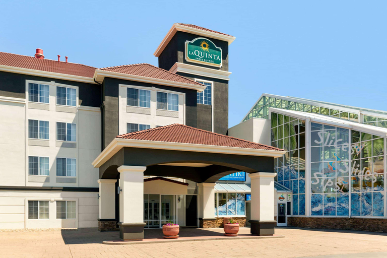 Exterior & Views 2, La Quinta Inn & SUI by Wyndham at Watiki H2Opark, Pennington