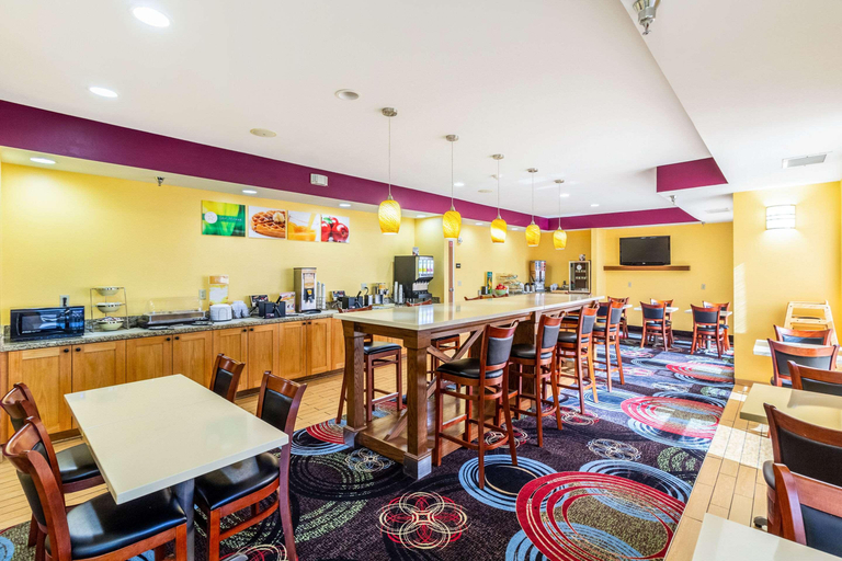 Food & Drinks 5, Quality Inn Texas City I-45, Galveston