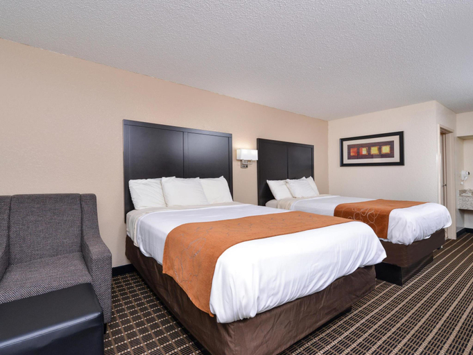 Bedroom 2, Baymont by Wyndham Acworth, Bartow