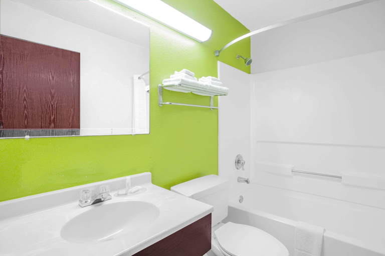 Bathroom 4, Super 8 by Wyndham South Boston VA, Halifax
