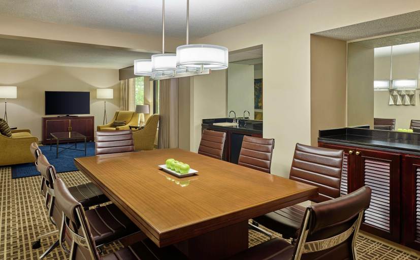 Bedroom 3, Doubletree Hotel Houston Intercontinental, Houston