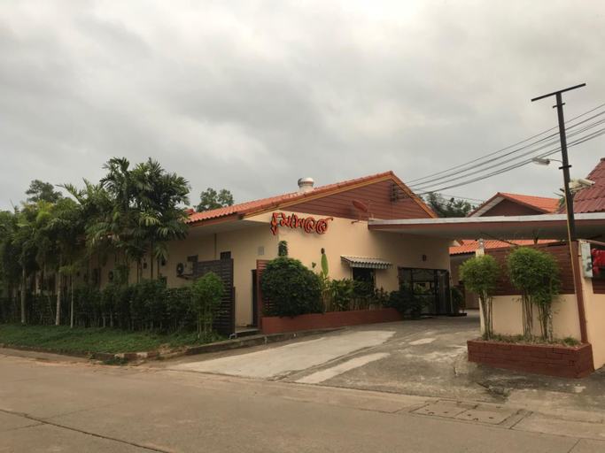 Exterior & Views 4, Roomplace, Muang Chumphon