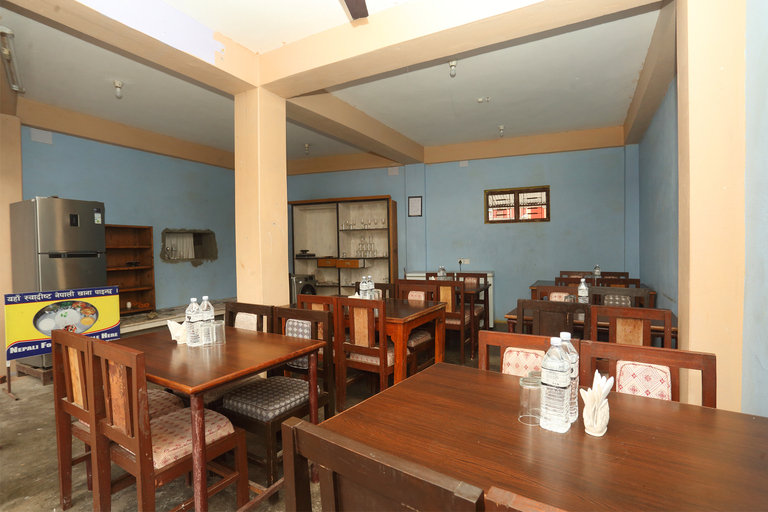 Food & Drinks, The Beehive, Gandaki
