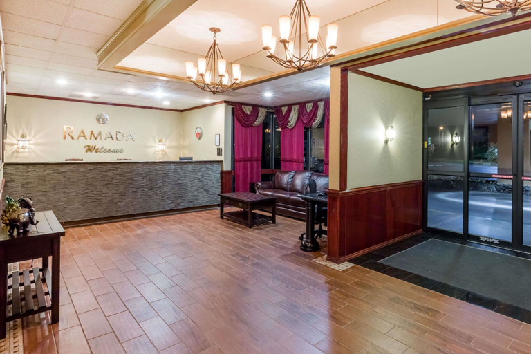 Public Area 2, Ramada Hotel & Conference Center by Wyndham Medford, Jackson