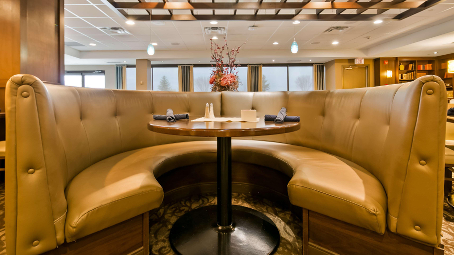 Public Area 3, Best Western Plus Port O'Call Hotel, Division No. 6