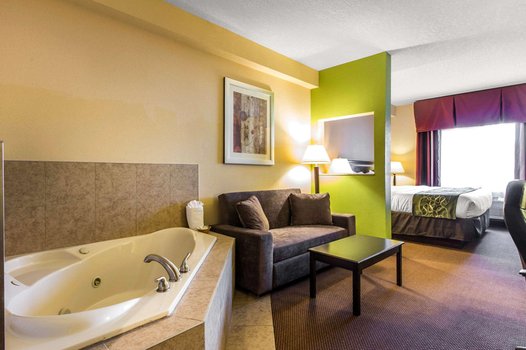 Bedroom 3, Comfort Suites Forsyth near I-75, Monroe