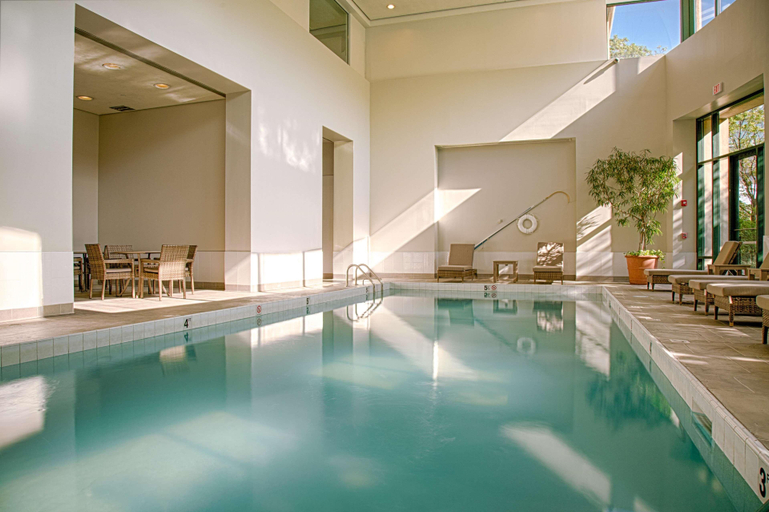 Sport & Beauty 2, Embassy Suites by Hilton Chicago O'Hare Rosemont, Cook