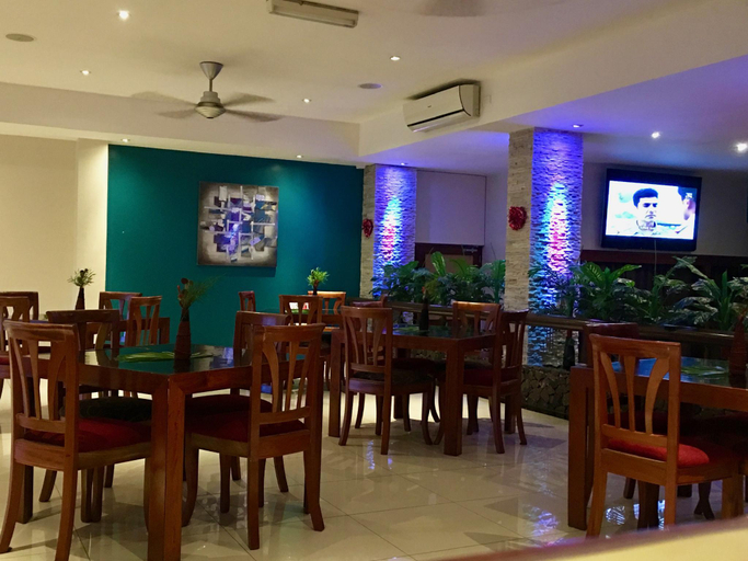 Food & Drinks 5, Victoria Palms Hotel, Rewa