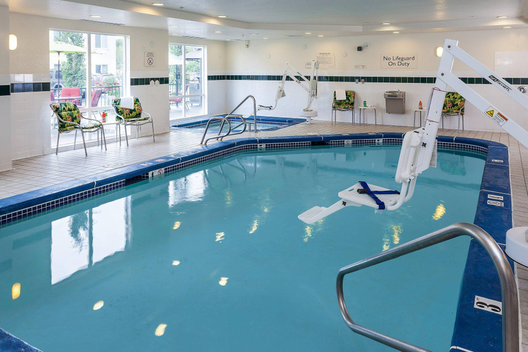 Sport & Beauty 2, Fairfield Inn & Suites, Anchorage