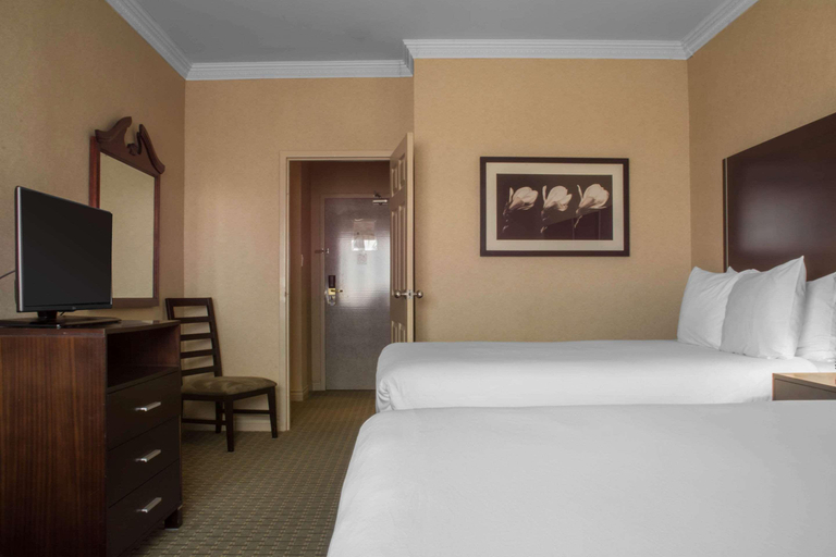 Bedroom 3, TownePlace Suites by Marriott Toronto Oakville, Halton
