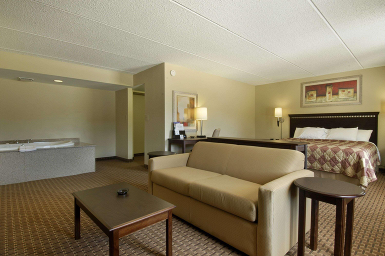 Bedroom 4, Red Roof Inn Leeds, Saint Clair