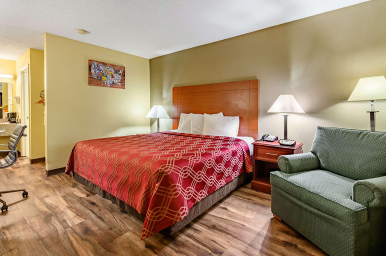 Bedroom 3, Econo Lodge Athens I-65, Limestone