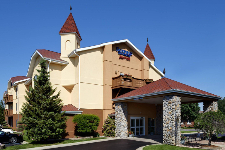 Exterior & Views