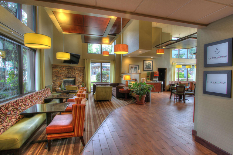 Food & Drinks 5, Hampton Inn Gatlinburg , Sevier