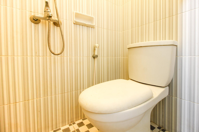 Bathroom 4