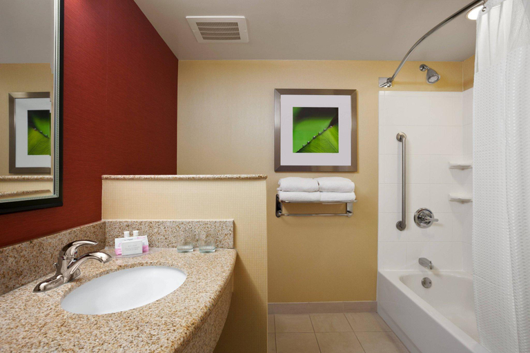 Bathroom 1, Courtyard Junction City, Geary