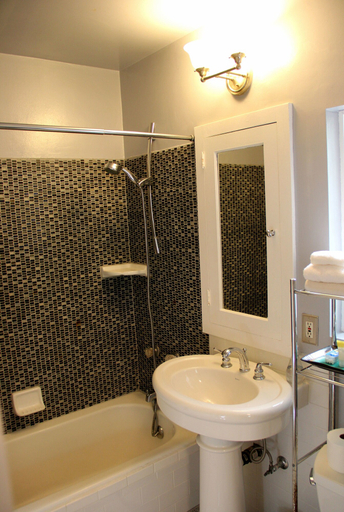 Bathroom, Cinema Suites Bed & Breakfast, Los Angeles