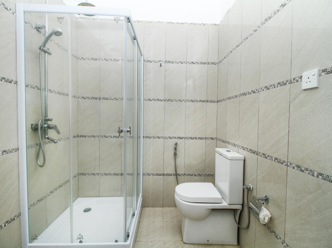 Bathroom, Kenrish Hotel, Kalutara
