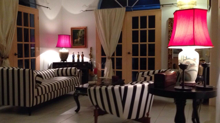 Public Area 5, Villa D'enghien, Malay