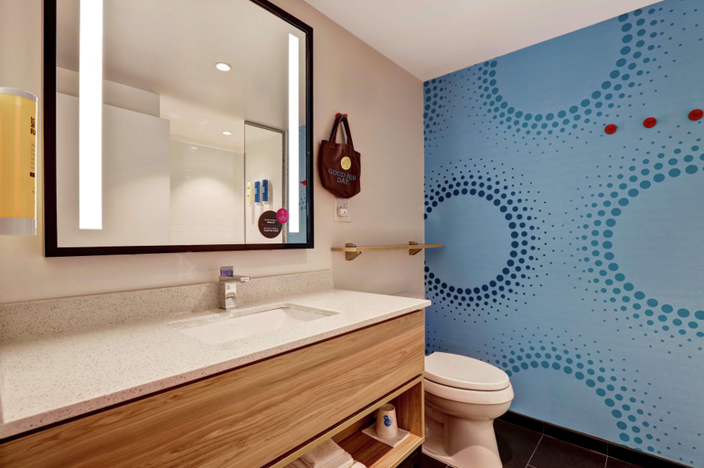 Bathroom, Tru By Hilton Edmonton Windermere, Division No. 11