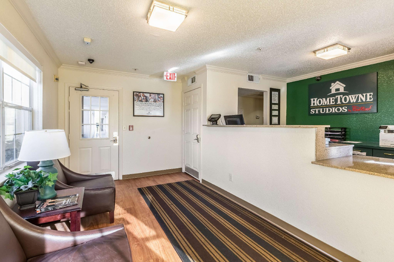 Public Area 2, HomeTowne Studios by Red Roof Atlanta – Peachtree Corners, Gwinnett